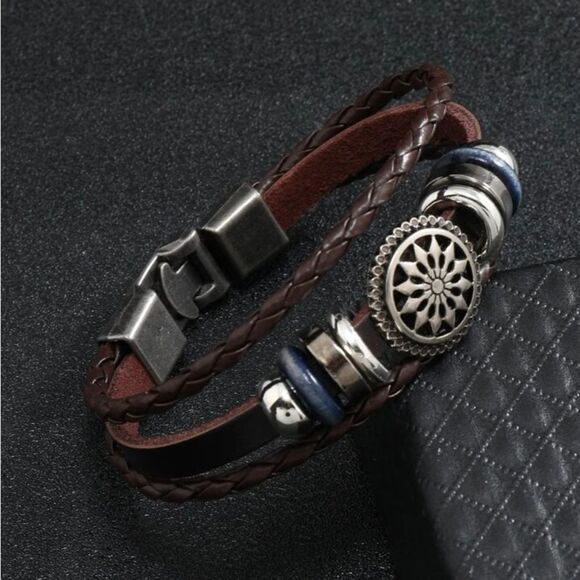Brown Leather Compass Bracelet l New - Picture 1 of 6